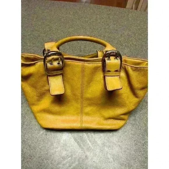 Tignanello Handbags - Tiganrllo Leather purse